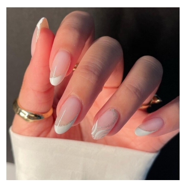detalles blancos uñas puntos y lineas flores